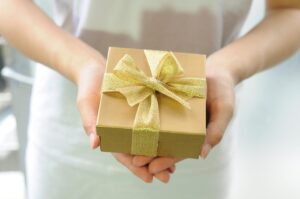 gift box, gifts, packaging box-2458012.jpg